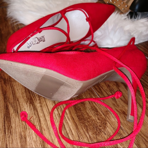 Brand New Red Lace Heels Size 8 (wide) - Picture 4 of 6